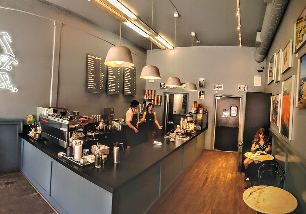 cà phê Alfred, Los Angeles
