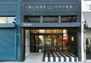 cà phê Alfred, Los Angeles
