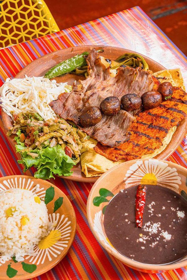 Nhà hàng Guelaguetza