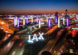 nên mua gì ở sân bay los angeles
